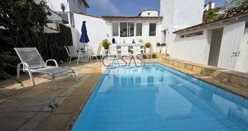 Maravilhosa Casa 4 quartos na Praia dos Ossos Centro Armação de Búzios