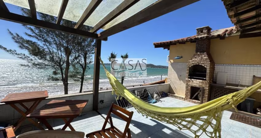 Excelente casa 3 quartos com vista eterna para mar na Praia de Manguinhos em Búzios