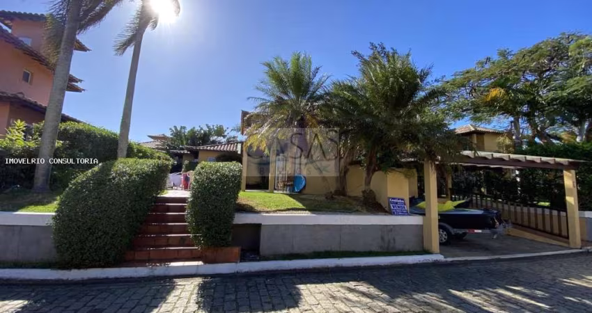 Linda casa independente 4 suítes dentro de condomínio na Ferradura Armação de Búzios