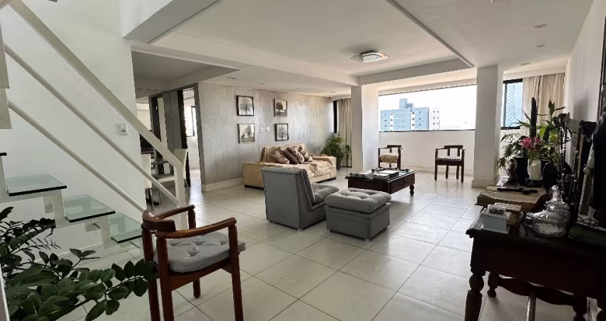 Cobertura duplex em Manaíra com área de lazer privativa