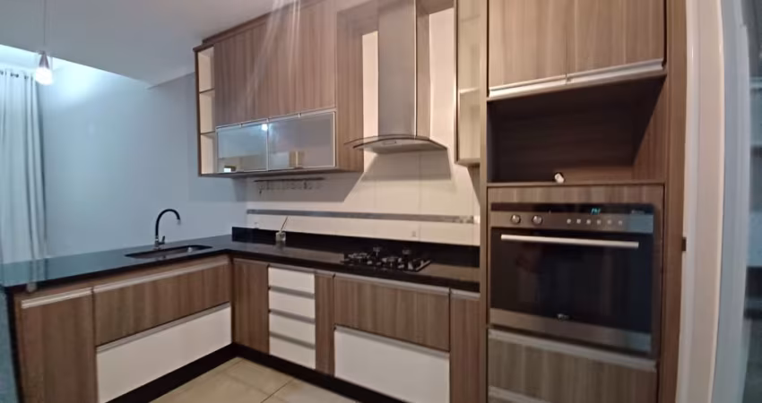 Casa com 3 Dormitórios em condomínio