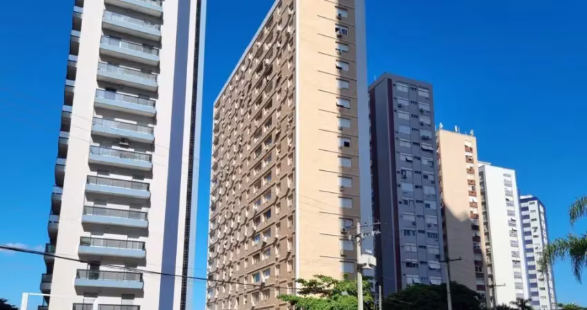 Apartamento em Santos - Pé na Areia e Andar Alto!