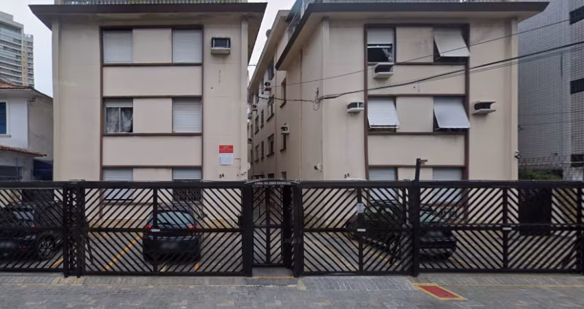 Apartamento no Gonzaga, com 2 dormitoriros, 70m², garagem coletiva suficiente.
