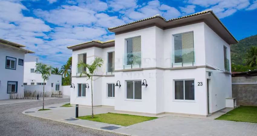Casa em condomínio frente mar na praia das cigarras