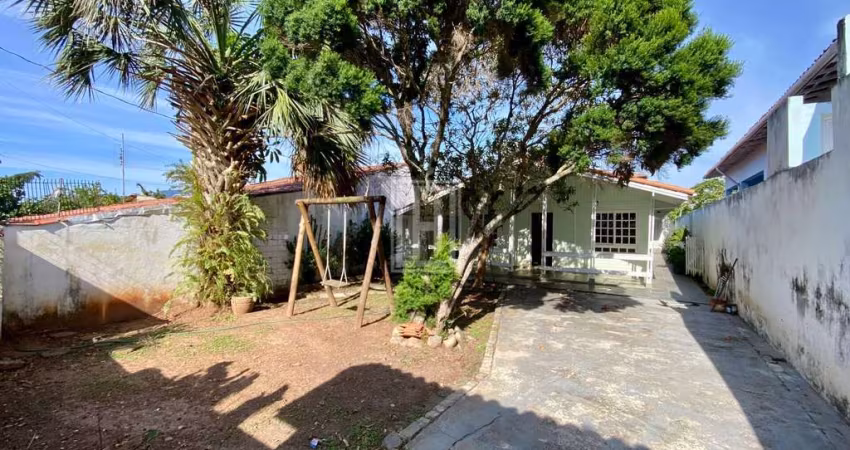 Casa Madeira em São Francisco da Praia, São Sebastião/SP