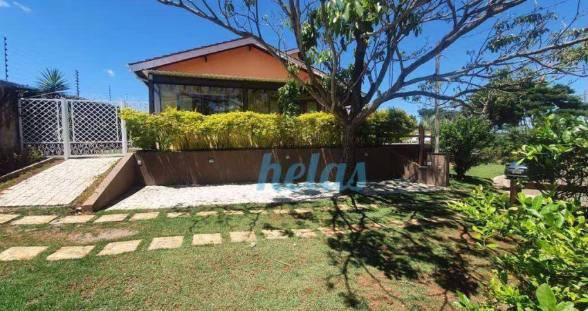CASA À VENDA DE 250 m², 04 DORMITÓRIOS, SENDO 02 SUÍTES, PISCINA AQUECIDA, ÁREA GOURMET POR R$ 1.450.000,00 EM CONDOMÍNIO FECHADO DE ATIBAIA!