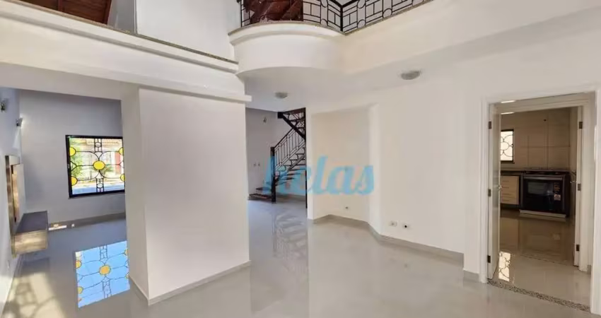CASA COM 190m² PARA LOCAÇÃO POR R$ 6.400,00 NO CONDOMÍNIO JARDIM SIRIEMA - ATIBAIA/SP.