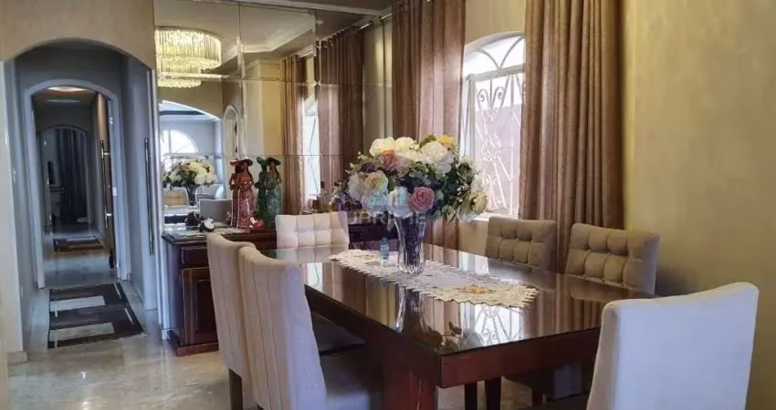 Casa a venda no Bairro Jardim em Santo André com 315m².