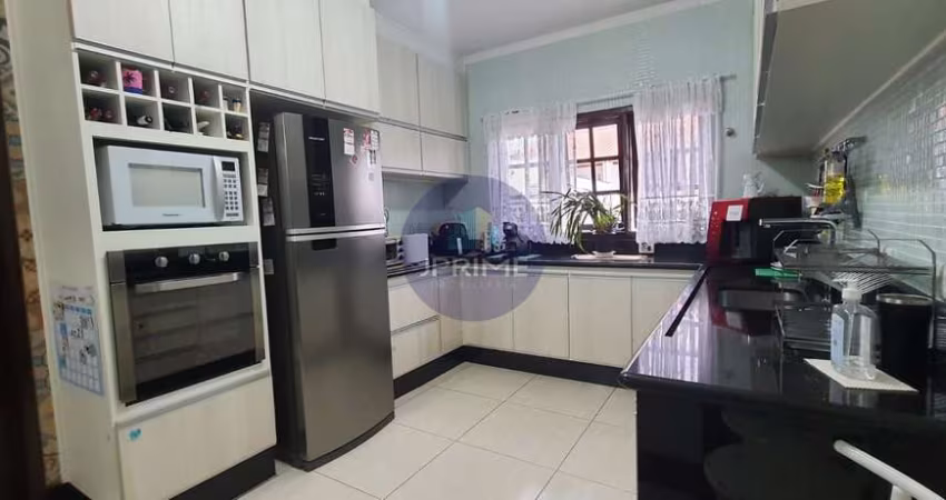 Sobrado a venda no Jardim Stetel em Santo André, com 276m².