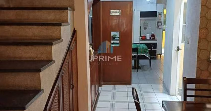 Sobrado a venda no Parque Industriário em Santo André, com 166m².