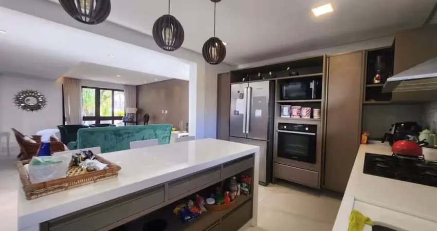 Casa com 4 quartos à venda na Avenida Praia de Itapoan, 365, Vilas do Atlantico, Lauro de Freitas
