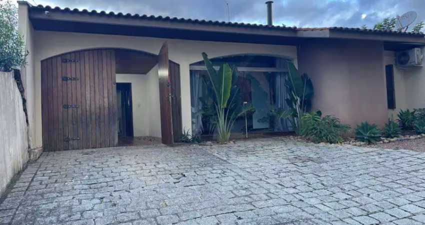 Casa com 3 quartos à venda na Rua Clemente Zetola, Três Marias, São José dos Pinhais