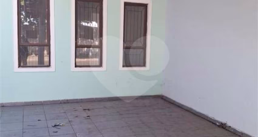Casa com 3 quartos à venda em Vila Brizzola - SP