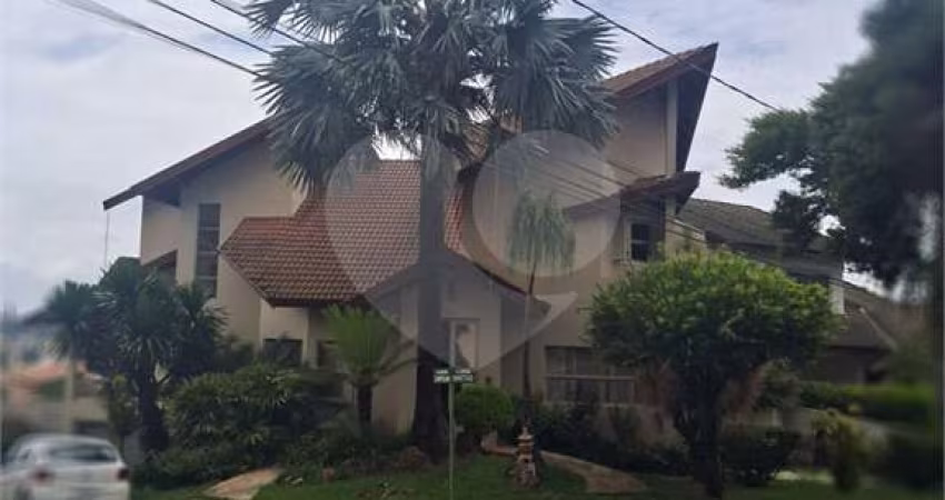 Condomínio com 6 quartos à venda em Aqui Se Vive - SP