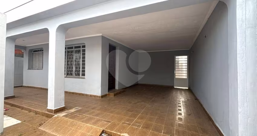 Casa com 3 quartos à venda ou para locação em Vila Costa E Silva - SP
