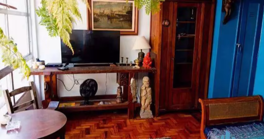 Excelente apartamento mobiliado para locação a uma quadra da praia