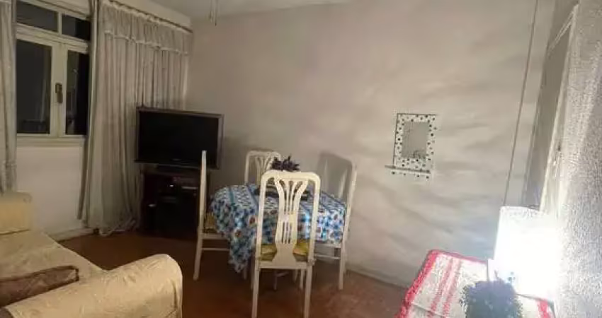 Maravilhoso apartamento totalmente mobiliado a uma quadra da praia