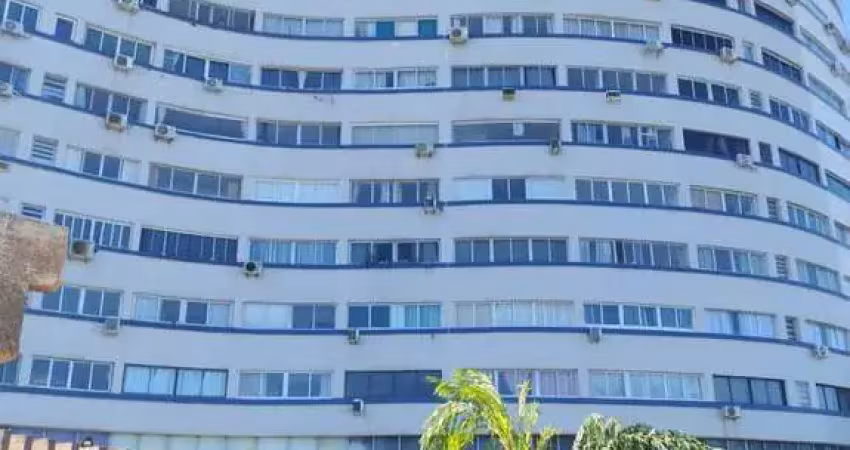 Maravilhosa sala living porteira fechada com vista cinematográfica