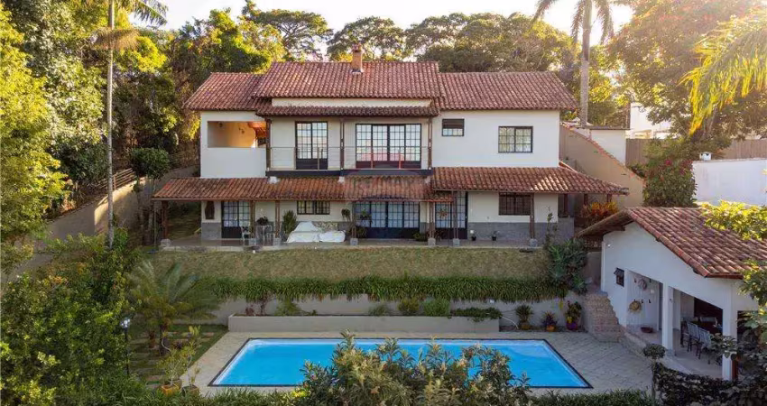Encantadora propriedade à venda em Juiz de Fora, rodeada por exuberante área verde: a tranquilidade do campo e a proximidade da cidade