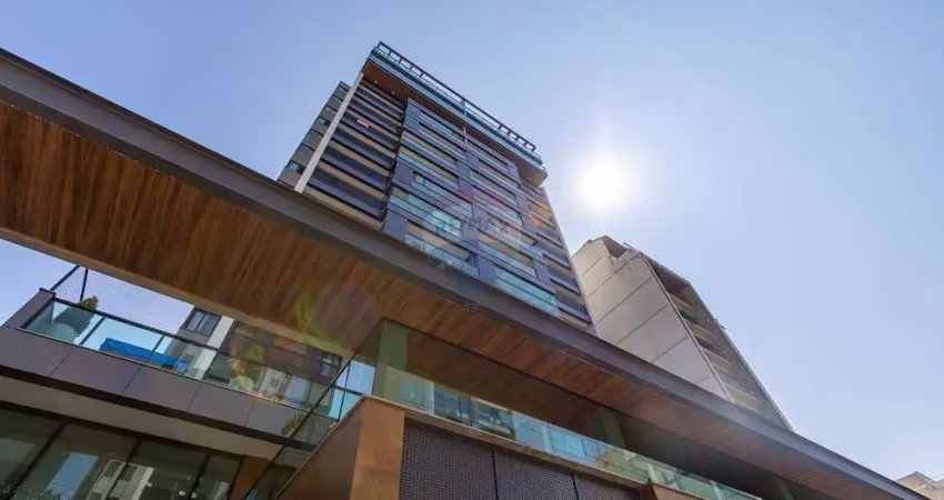 Apartamento como 3 quartos,, 2 vagas da garagem e piscina
