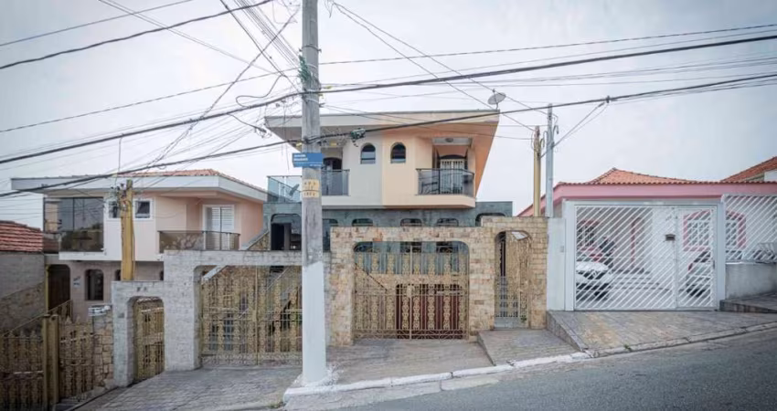 Aconchegante sobrado para venda com 3 quartos, sendo 1 suíte, 173m²