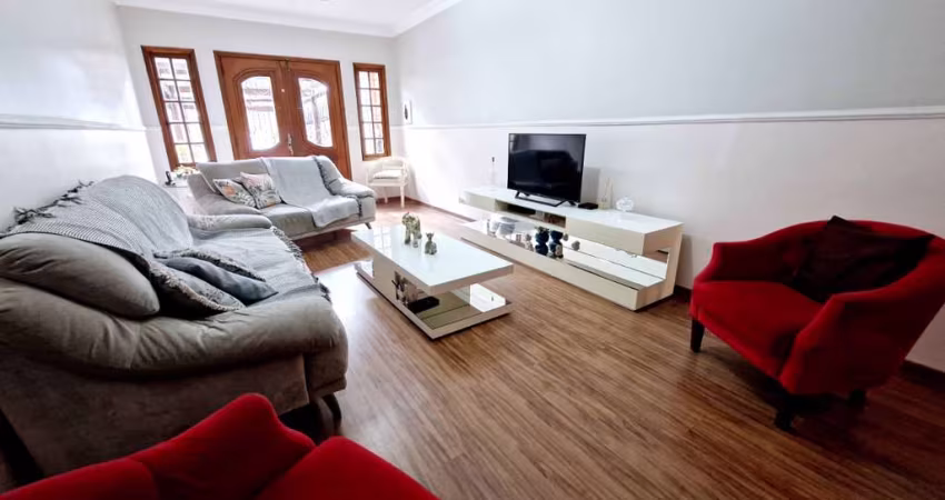 Aconchegante sobrado para venda com 3 quartos, sendo 1 suíte, 147m²