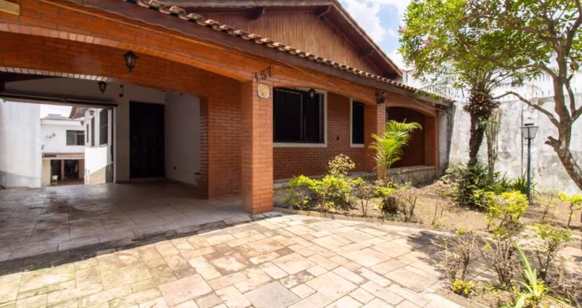 Imperdível sobrado para venda com 3 quartos, sendo 1 suíte, 180m²