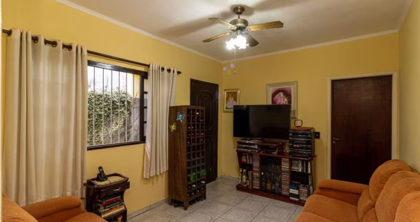 Elegante casa tipo para venda com 2 quartos, sendo 1 suíte, 84m²