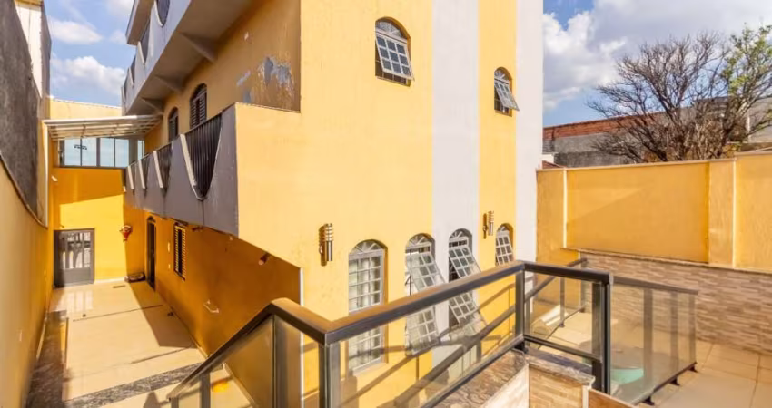 Deslumbrante sobrado para venda com 6 quartos, sendo 1 suíte, 273m²