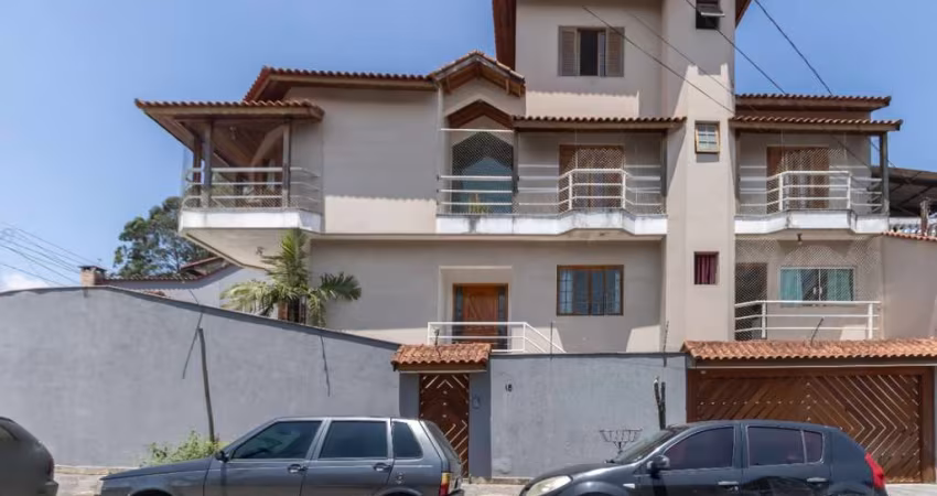 Espetacular sobrado para venda com 4 quartos, sendo 4 suítes, 391m²
