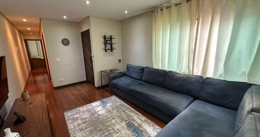 Atraente sobrado para venda com 3 quartos, sendo 1 suíte, 157m²