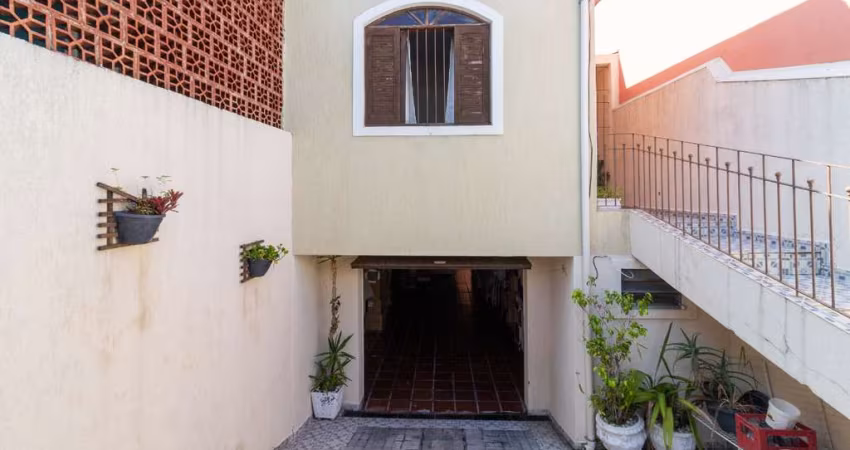 Aconchegante casa tipo para venda com 3 quartos, 200m²