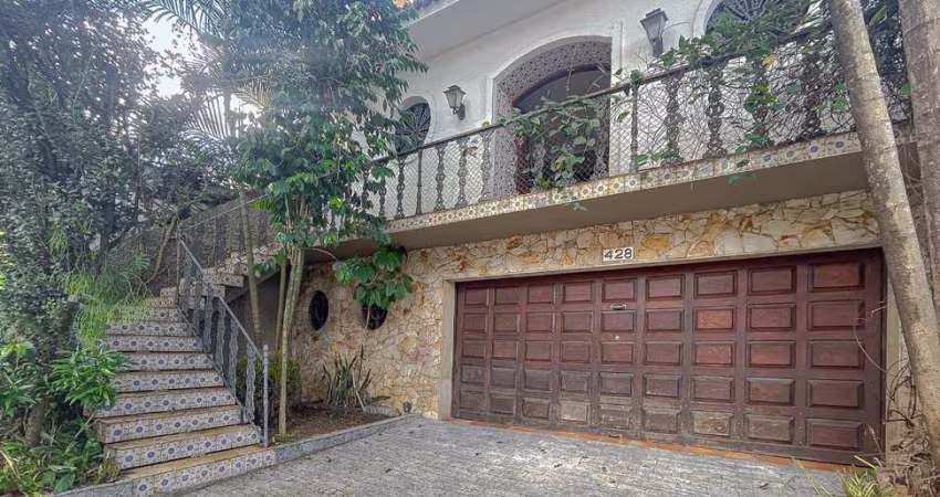 Excelente casa tipo para venda com 4 quartos, sendo 3 suítes, 216m²