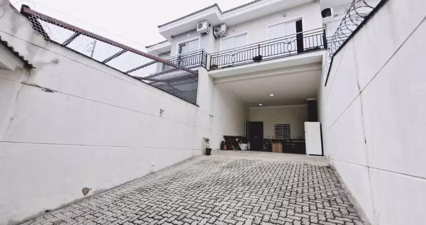Espetacular sobrado para venda com 5 quartos, sendo 2 suítes, 136m²