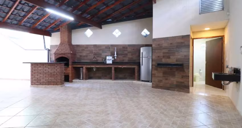 Casa no condomínio residencial beatriz para venda com 3 quartos, sendo 1 suíte, 188m²