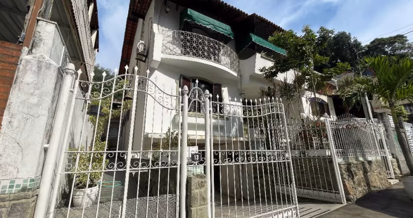 Casa com 5 quartos perto da praia
