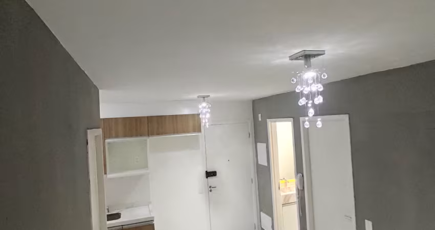 Apartamento de 2 dormitórios varanda e vaga de garagem