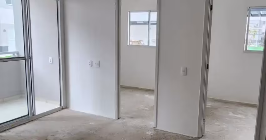 Apartamento de 2 dormitório, varanda e vaga de garagem