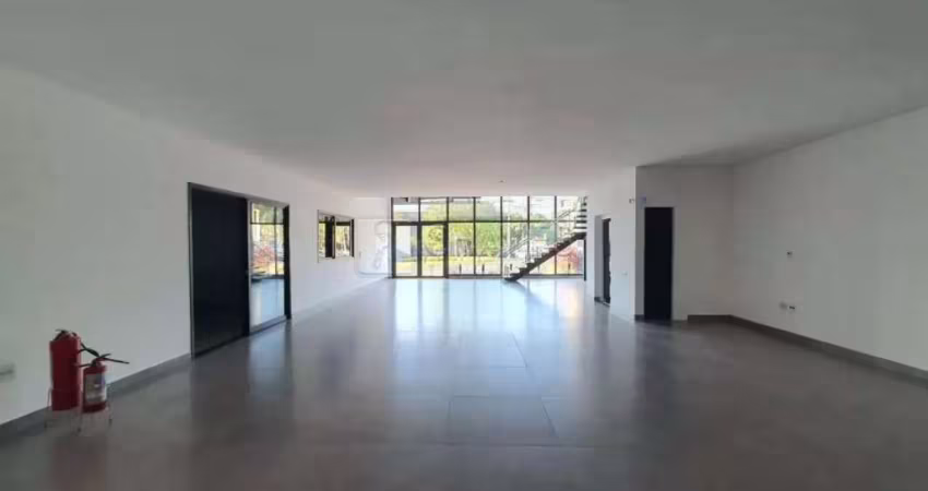 Prédio Comercial de 552 m² para alugar no bairro Jardim Irajá, zona Sul de Ribeirão Preto, próximo à Av. Presidente Vargas