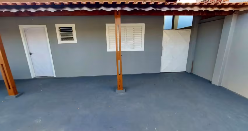Casa, com quintal mais projeto de ampliação proximo ao shopping oriente.