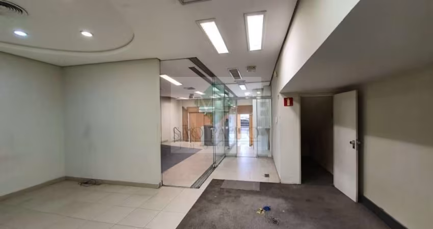 Aluguel de Loja Comercial de Alto Padrão no Centro de São Caetano do Sul-SP: 240m², 2 Banheiros.