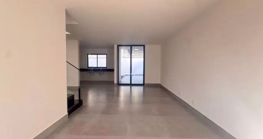 Linda casa em condomínio fechado! casa nova com acabamento de primeira!
