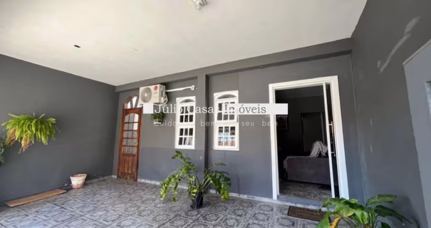 Sobrado a Venda 3 quartos com 1 Suíte.