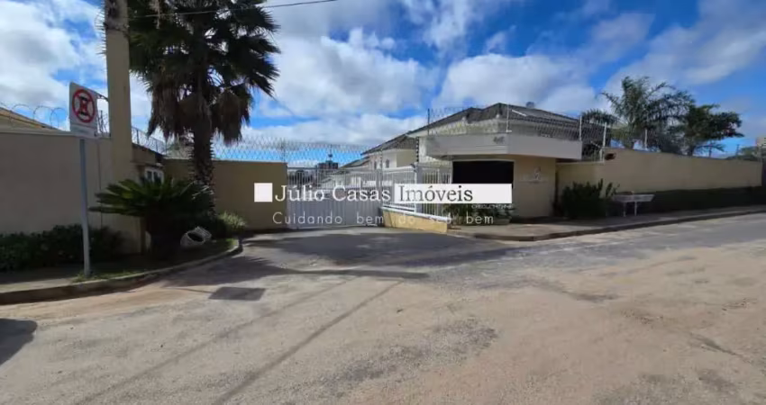 Casa assobradada à venda com 4 quartos em condomínio fechado