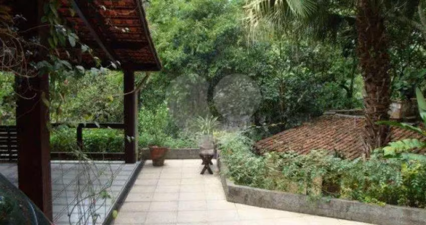 Casa térrea com 3 quartos à venda em Parque Petrópolis - SP