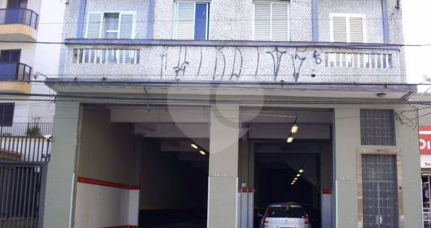 Prédio inteiro à venda em Santana - SP