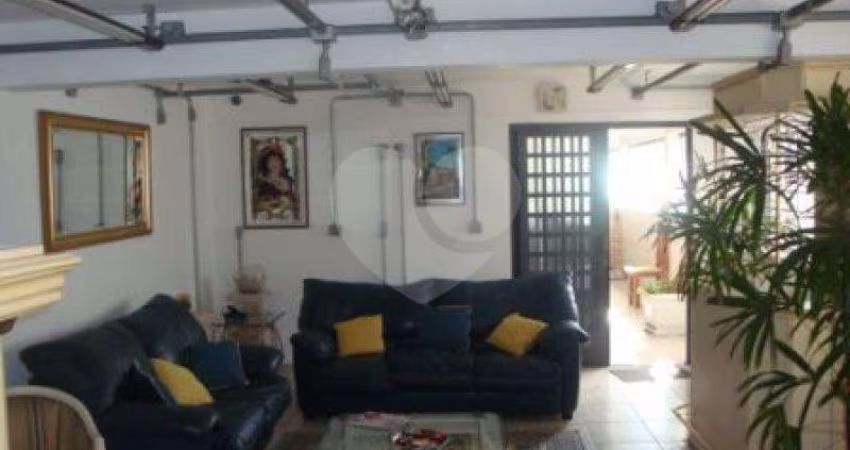 Prédio inteiro à venda em Água Fria - SP