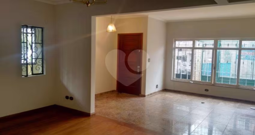 Casa térrea com 3 quartos à venda em Parada Inglesa - SP