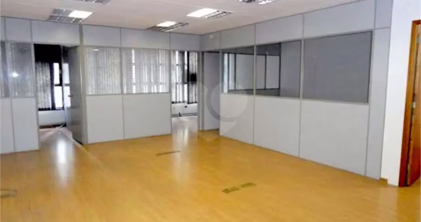 Sala comercial à venda na Largo São Bento, Centro, São Paulo