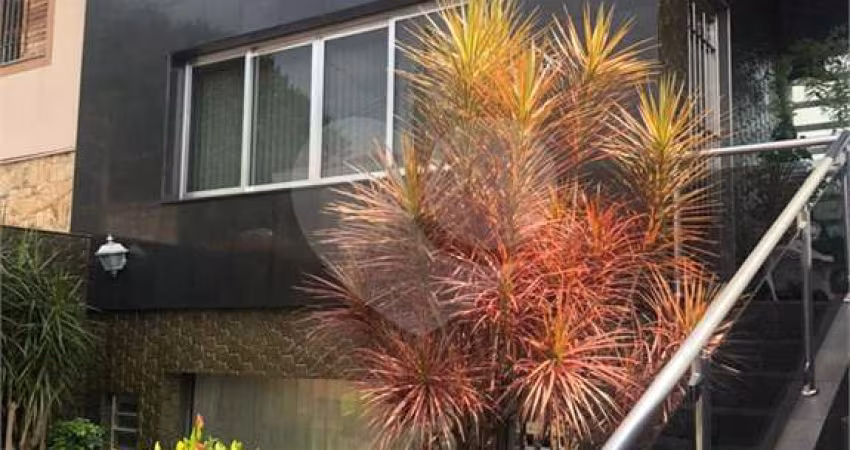Sobrado com 4 quartos à venda em Imirim - SP